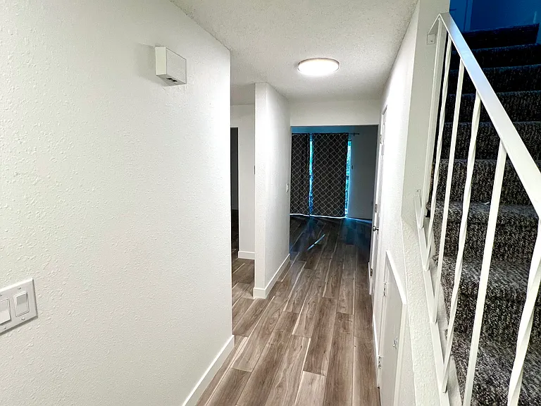 504 Kendall St — Photo 13