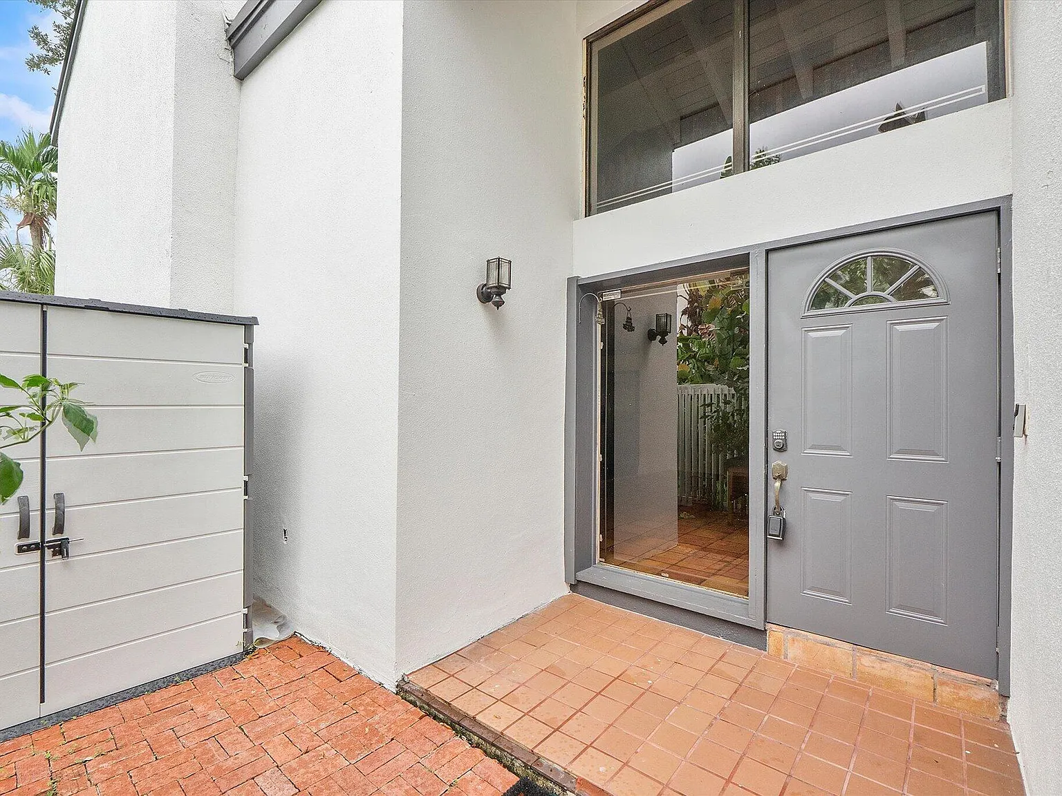 4 bed, 2.5 bath, 1864 sqft, $4,000 — Photo 3