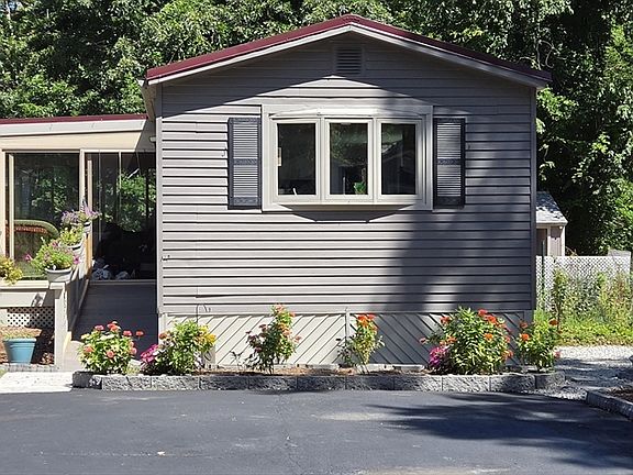 3rd image of 126 Doolittle Ln