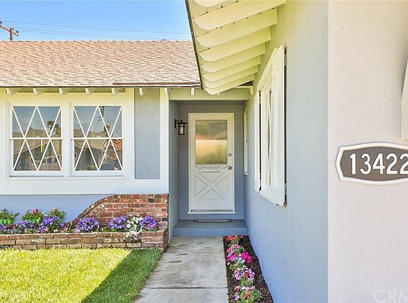 3rd image of 13422 Lee Dr