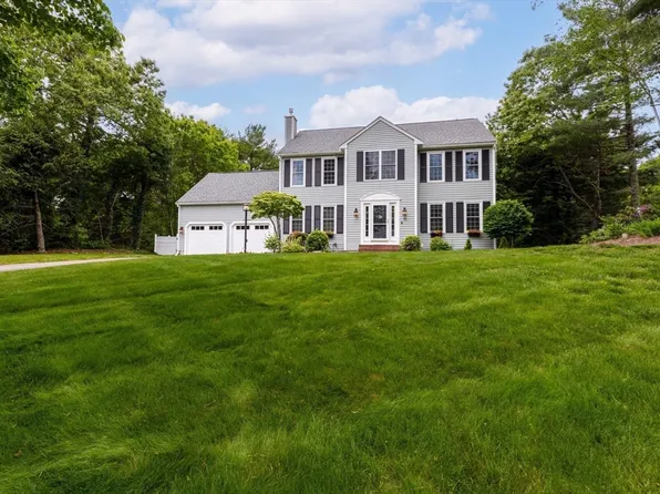 15 Pilgrim Rd, Mansfield, MA 02048