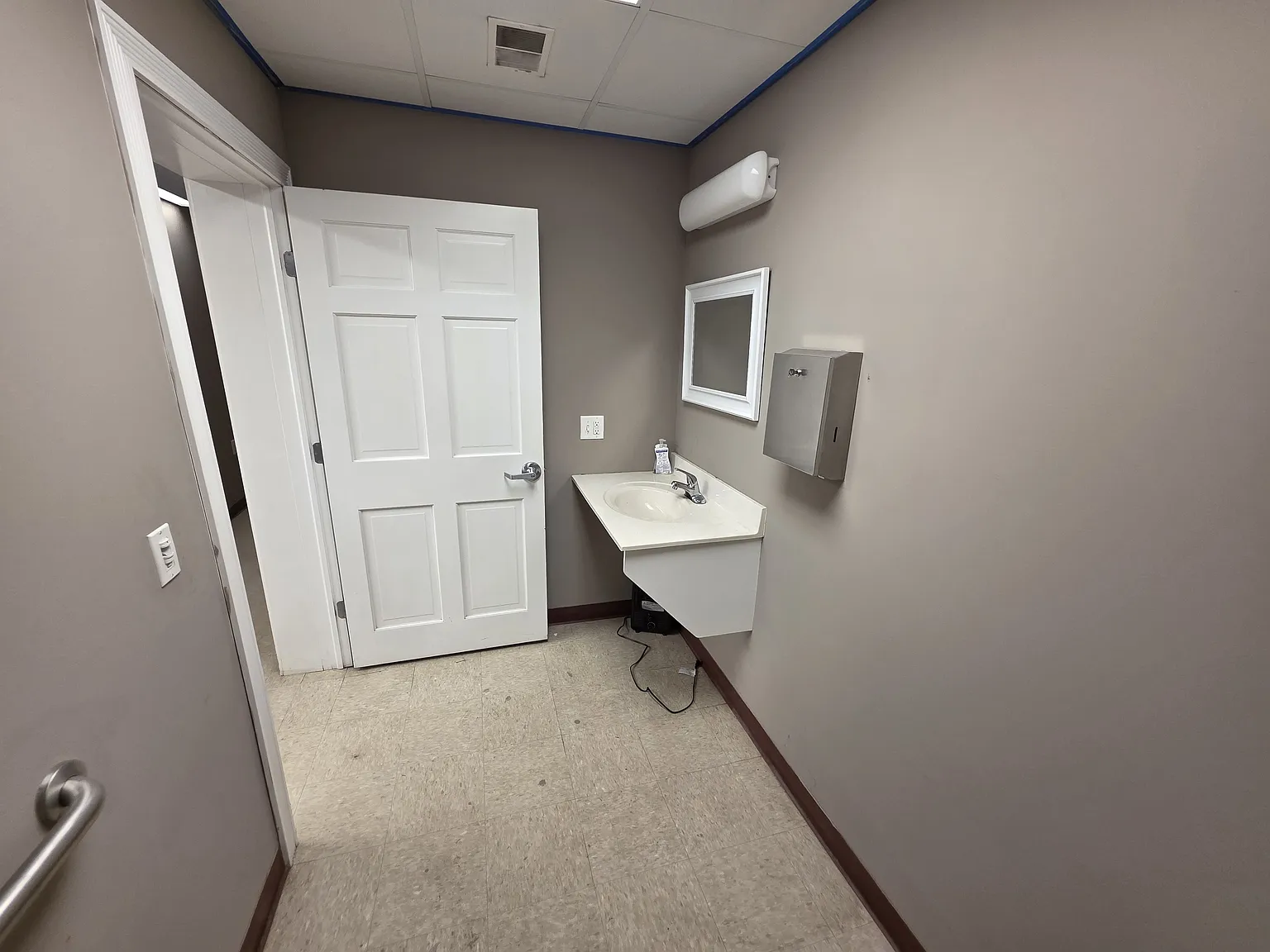 5 bed, $1,000 — Photo 4