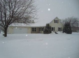 1920 Bridgeview Dr, Neenah, WI 54956