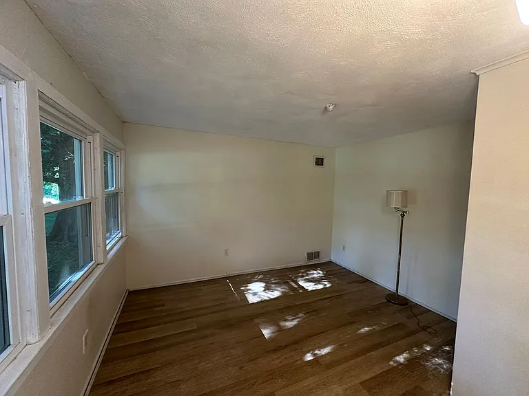 416 Old Montague Rd — Photo 9