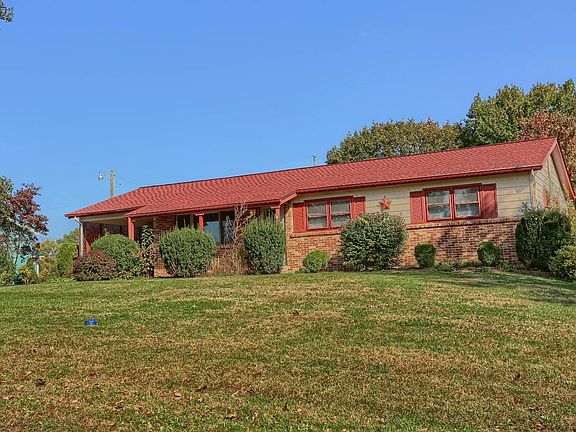 3rd image of 335 Skyline Ave