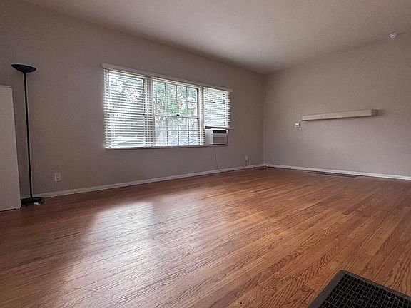 3rd image of 3354-3370 1st Ave #3368