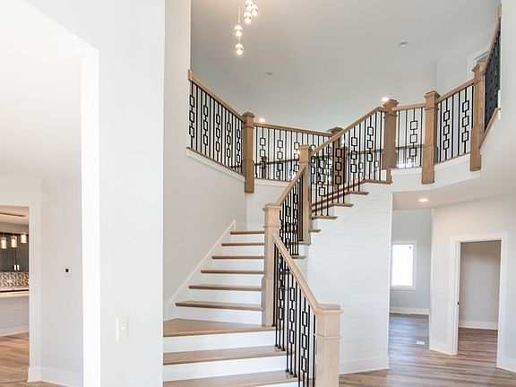 3rd image of 15652 Jeanne Ln