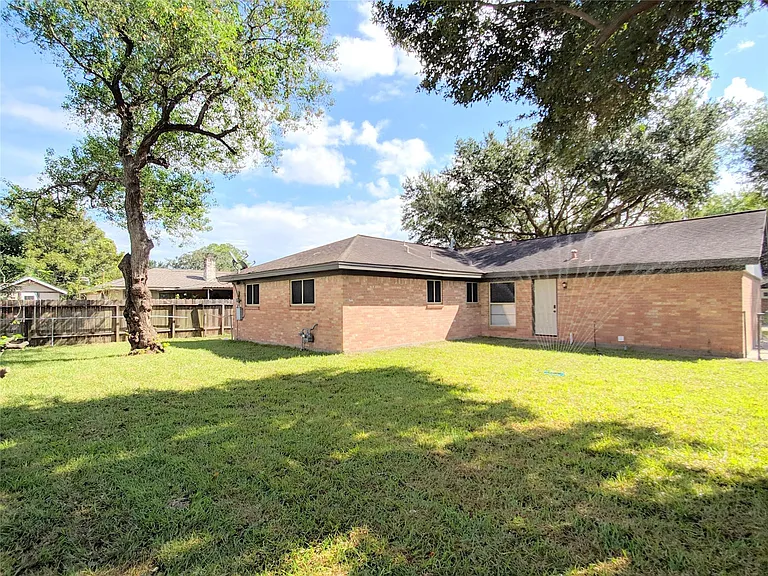 4805 Crepe Myrtle Ln — Photo 20