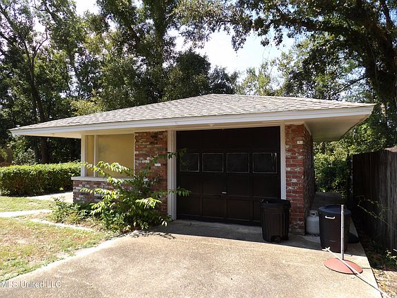 5th image of 310 Lynwood Cir