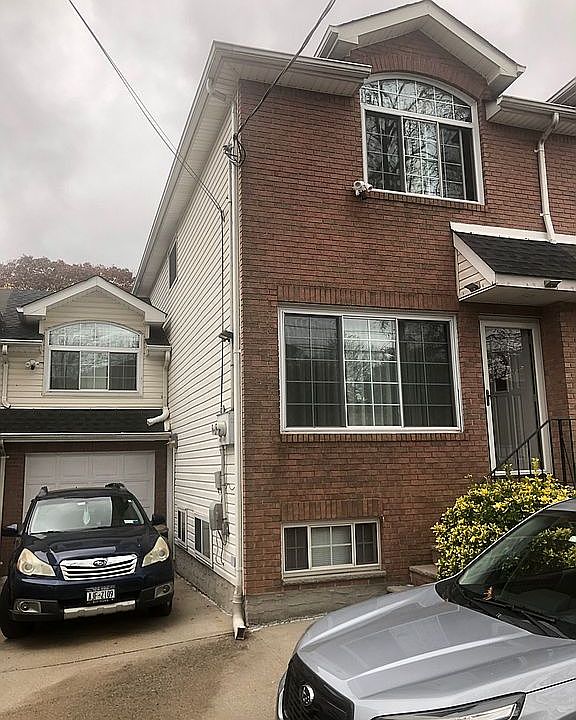 2nd image of 20 Pebble Ln