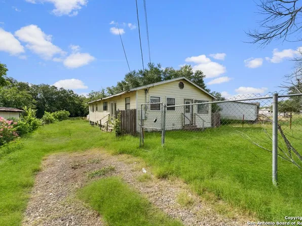 5220 Linda Jo, Adkins, TX 78101