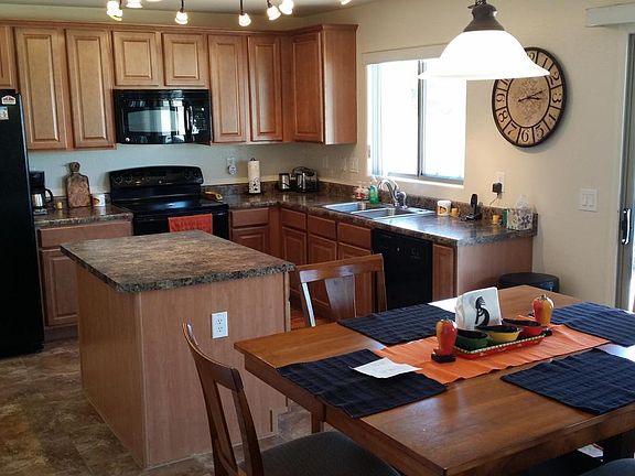 3rd image of 41902 W Cheyenne Dr
