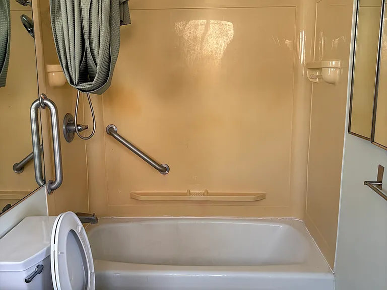 1040 Hoover Ave — Photo 17