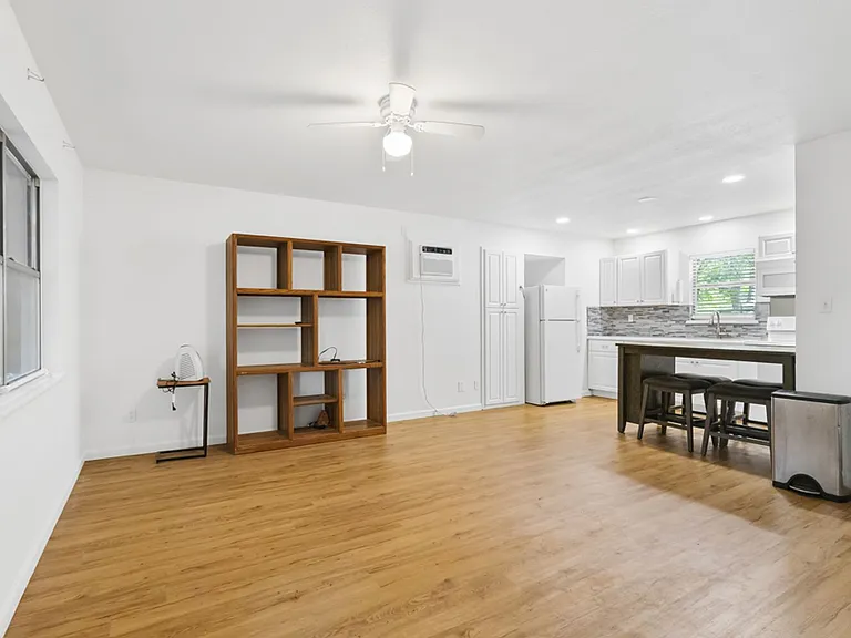 761 Whippoorwill Dr — Photo 6