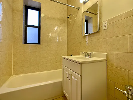 Rented by City Connections Realty | media 18