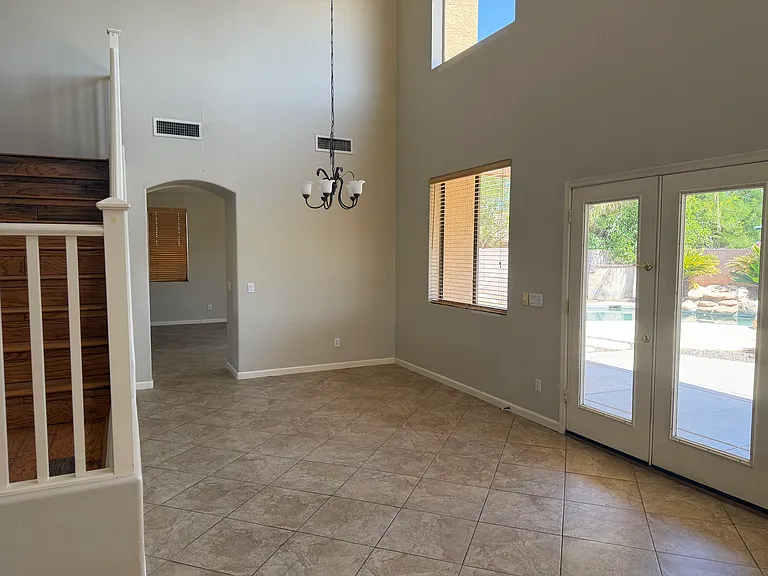2813 E Runaway Bay Pl — Photo 3