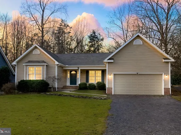 405 Harrison Cir, Locust Grove, VA 22508