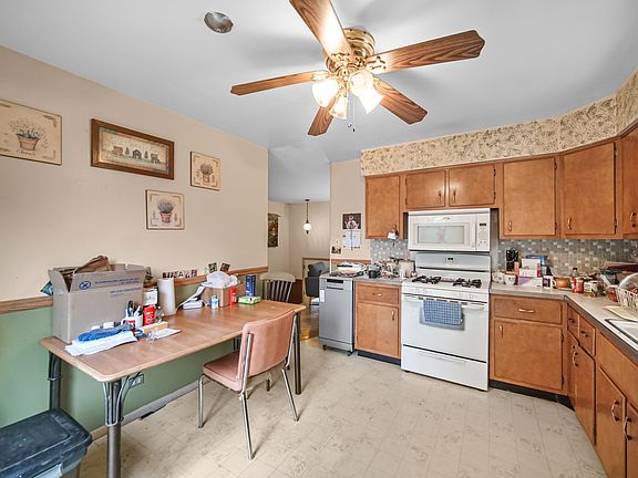 3rd image of 5826 Edward Dr