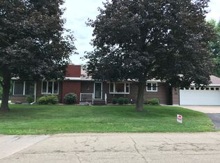 628 2nd Ave, Camanche, IA 52730