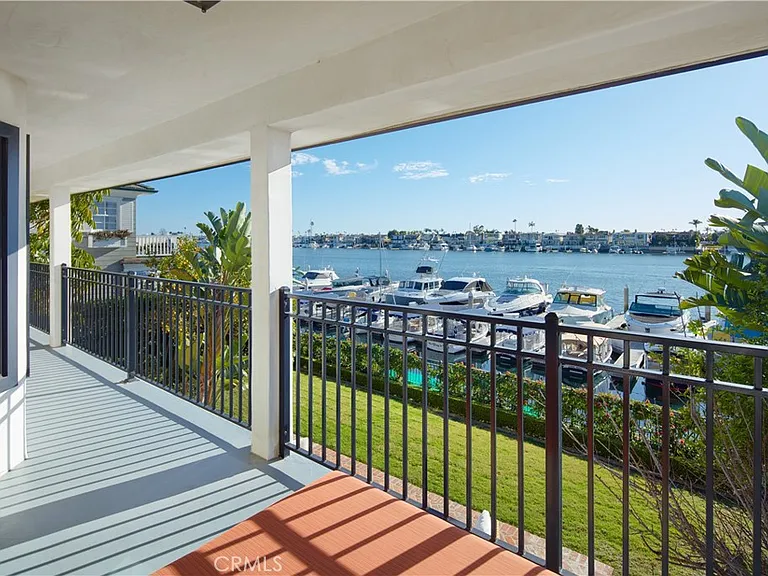 2572 Bayshore Dr — Photo 24