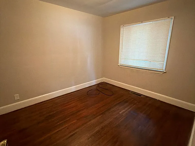 3526 Eastway Dr — Photo 6