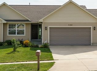 7104 Rolling Ridge Dr SW, Cedar Rapids, IA 52404