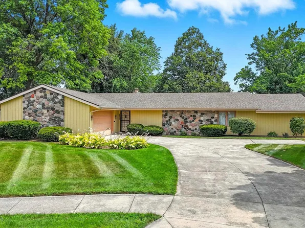 2917 Hazelwood Ave, Fort Wayne, IN 46805