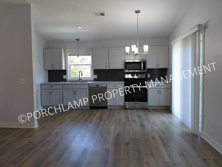 6779 Pleasantview St NE — Photo 7
