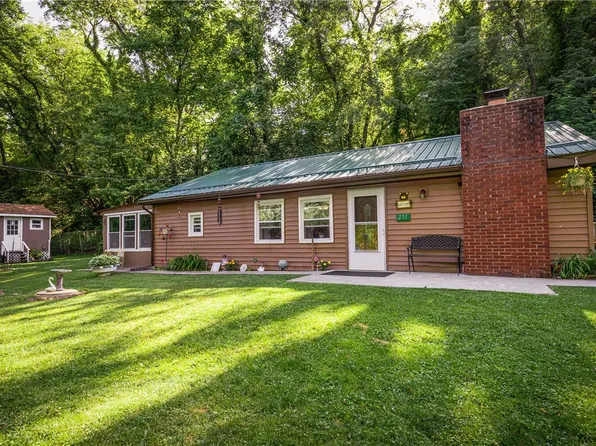 237 Magill Rd, Zelienople, PA 16063