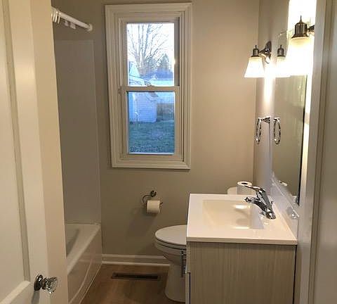 2nd image of 909 Lemorr Ave
