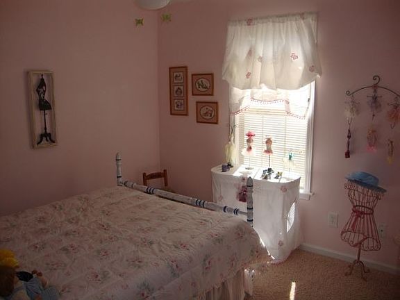 3rd image of 2112 King Ct