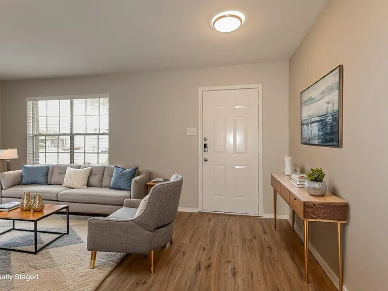 21118 Bridgemeadows Ln — Photo 4