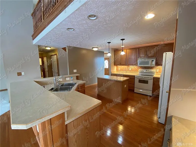 6353 Charlotte Ct — Photo 7