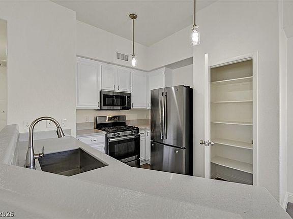 5th image of 10245 S Maryland Pkwy Unit 2191