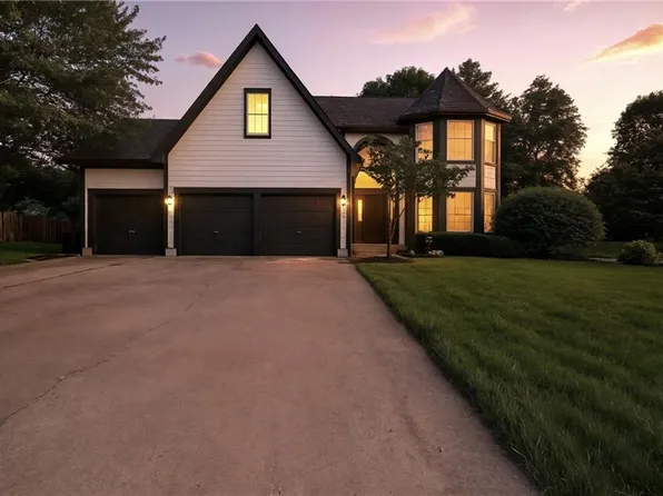 14712 Woodward St, Overland Park, KS 66223