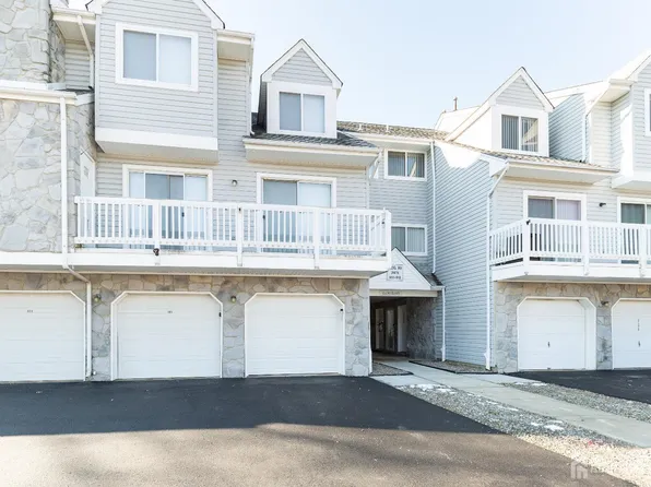 908 Scarlet Oak Ave, Toms River, NJ 08755