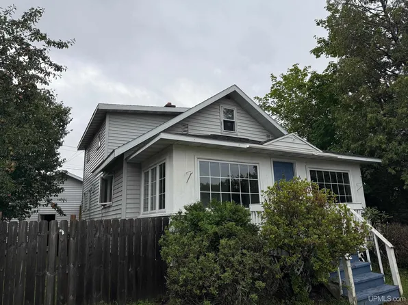 404 Wilson Ave, Kingsford, MI 49802