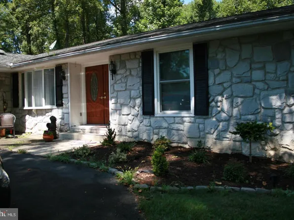 82 Minnick Rd, Inwood, WV 25428