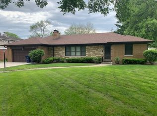 4824 Wolf Rd, Western Springs, IL 60558