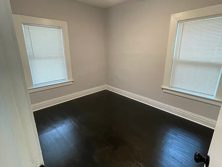 717 Monroe Ave — Photo 12