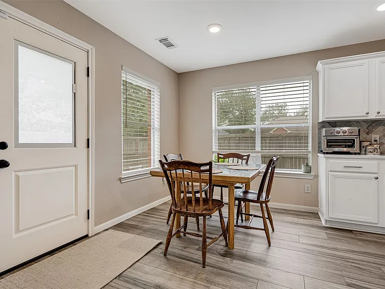 4102 Caneshaw Dr — Photo 13
