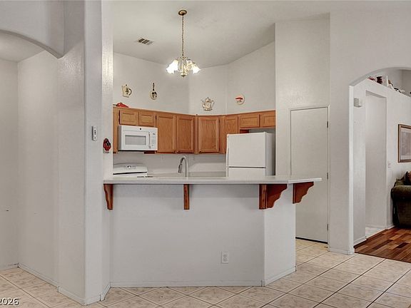 5th image of 5949 Springmist St