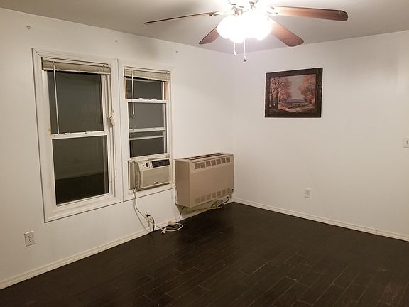 4th image of 151 Stenzil St