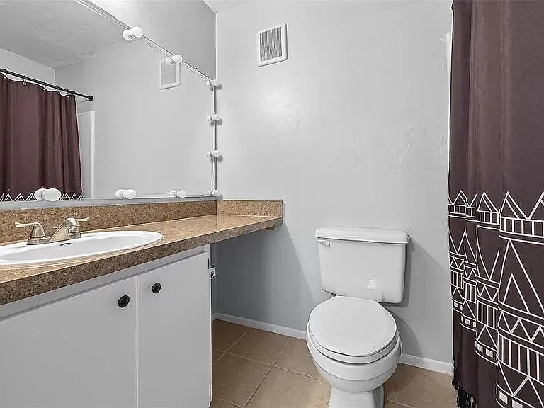 4000 SW 23rd St #1108 — Photo 7