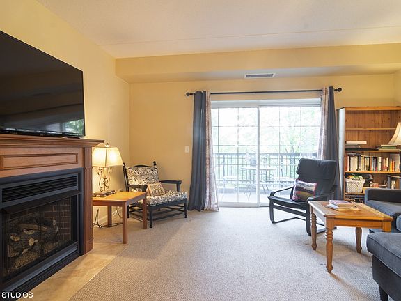 3rd image of 390 W Mahogany Ct Unit 202