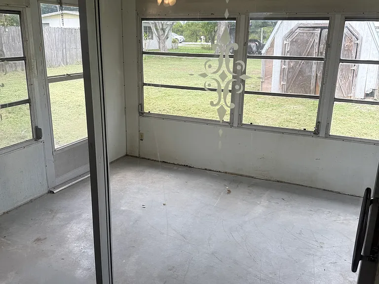 308 Canyon Dr N — Photo 24