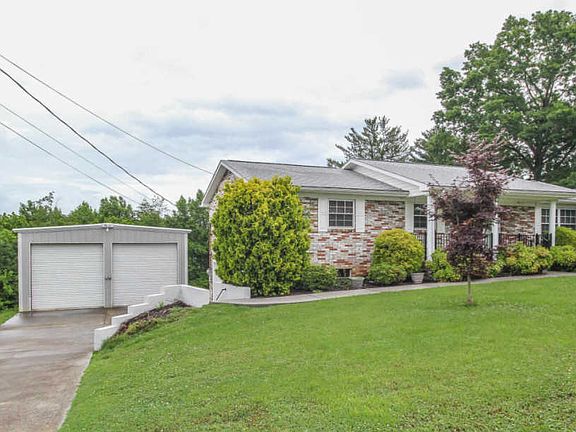 4th image of 317 Melbourne Dr