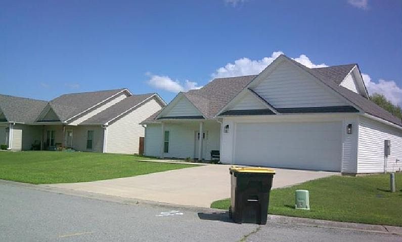 1st image of 2613 Eden Rd
