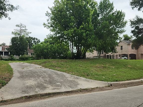 3rd image of 4207 Roseneath Dr