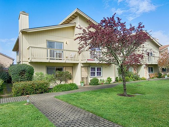 2nd image of 1215 Andrew Ln
